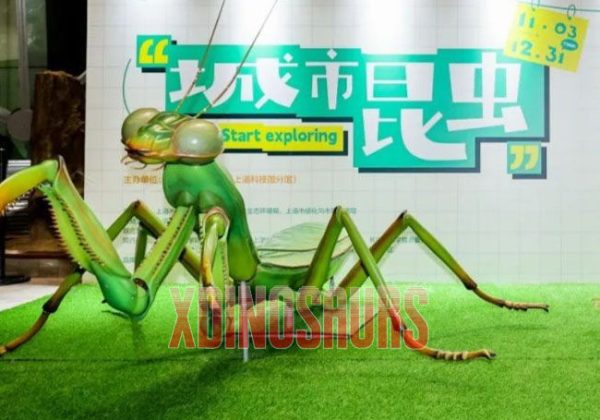 Animatronic Mantis as Insect Expo Decorations
