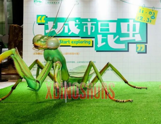 Animatronic Mantis as Insect Expo Decorations